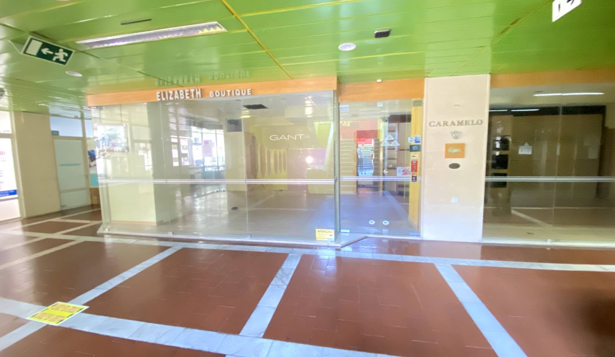 2 Lojas – Centro Comercial de Amora, Seixal